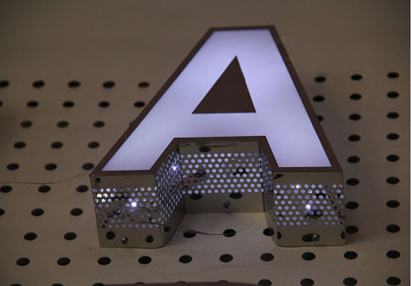 侧面LED冲孔发光字