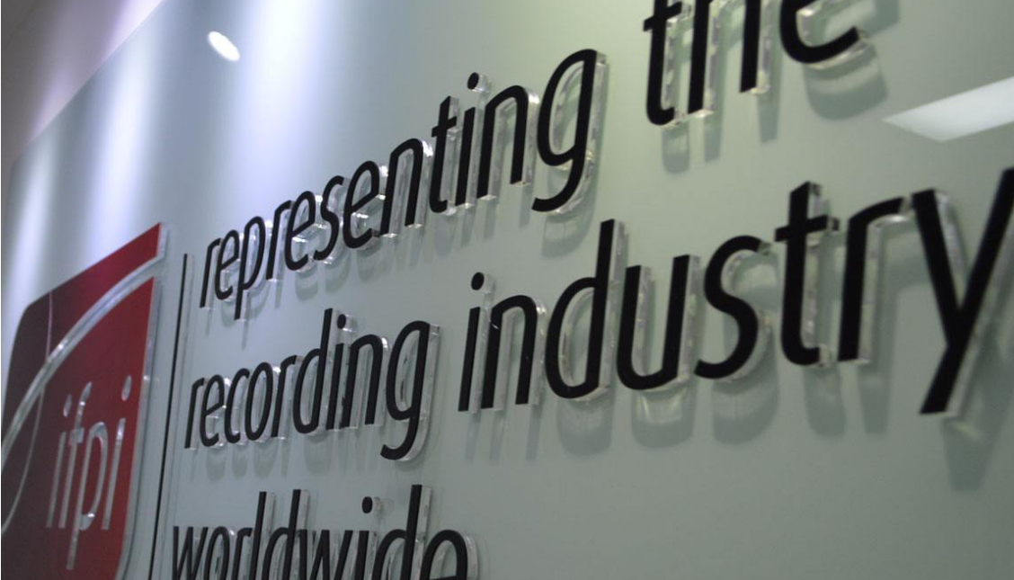 公司形象墙（水晶字）