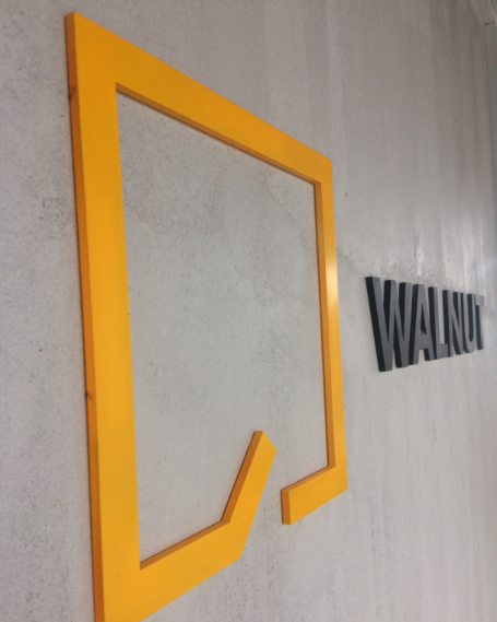 WALNUT 联合办公（亚克力喷漆字